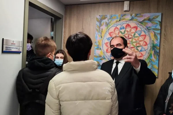 Εκπαιδευτική επίσκεψη μαθητών της Β’ Λυκείου της Λεοντείου Σχολής στο Therapis General Hospital