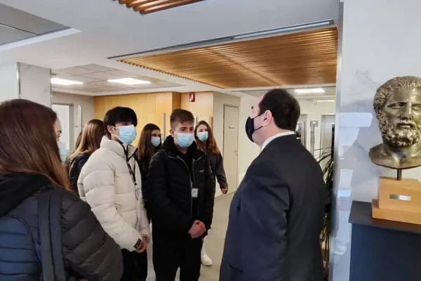 Εκπαιδευτική επίσκεψη μαθητών της Β’ Λυκείου της Λεοντείου Σχολής στο Therapis General Hospital